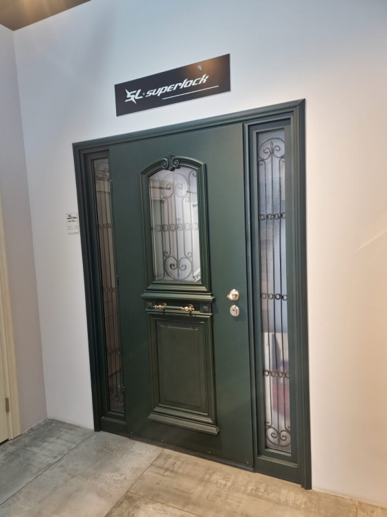 Дверь металлическая Superlock (витринный образец) Дверь металлическая Superlock (витринный образец)